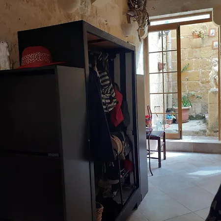 Privates Zimmer Mit Bad Bei Rita Δωμάτια σε οικογενειακή κατοικία Xewkija